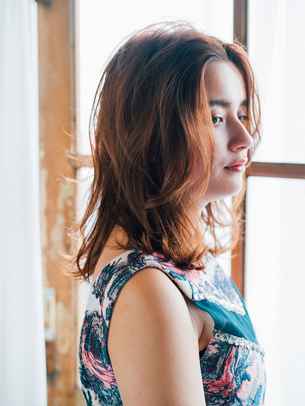 ヘアスタイル「【ヘアアレンジが可愛いヌーディーベージュ】」の側面画像